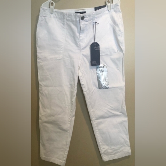 1822 Denim Denim - SOLD 833 Denim in white and size 14. They are straight leg twill pants. Size 14.